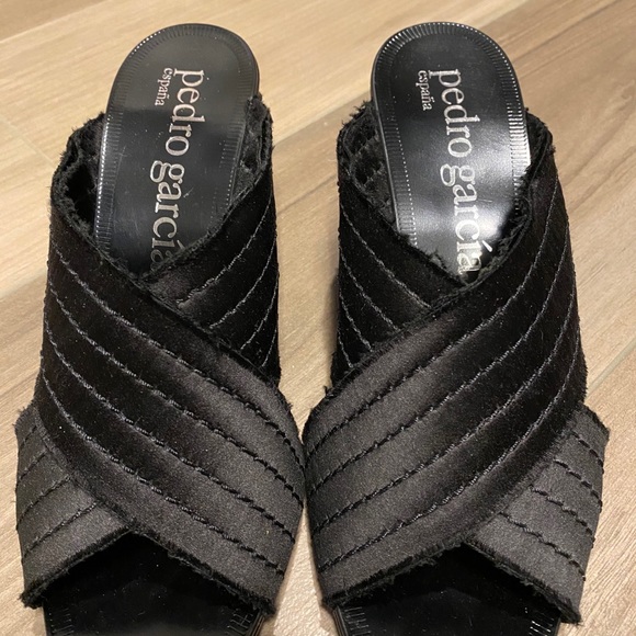 Pedro Garcia Xail Block Heel Black Satin (39/US 9) - Picture 2 of 6